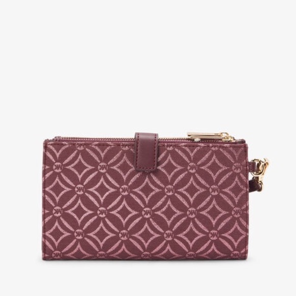 MICHAEL KORS Jet Set Metallic Logo Jacquard Wristlet - Picture 2 of 3